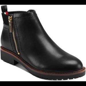 TWfawn2 Tommy Hilfiger Booties NWOT SIZE 9